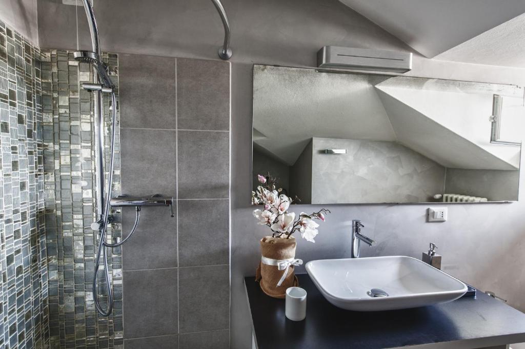 Cute & Cozy Terrace Apartment Bergamo Room photo