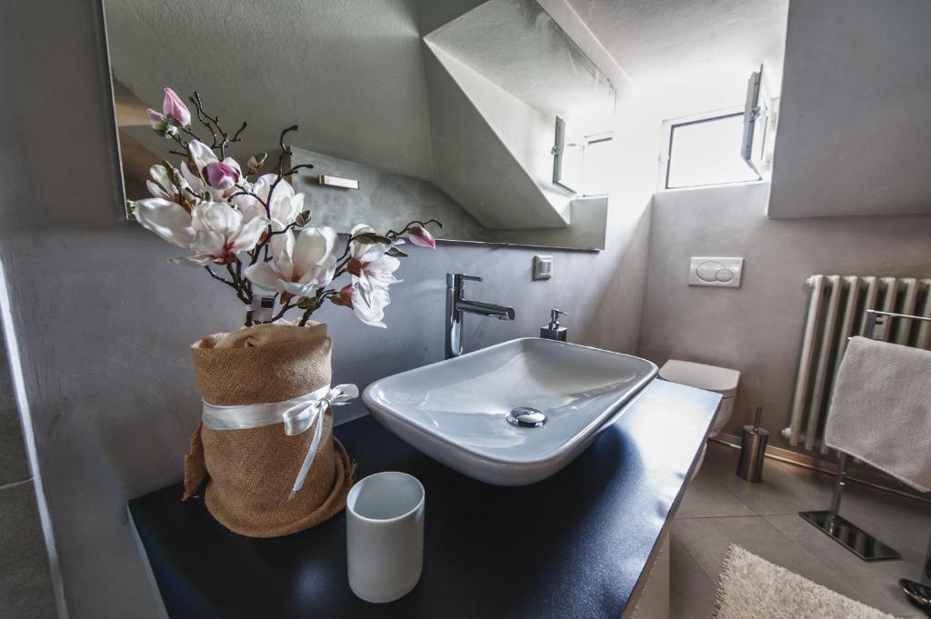 Cute & Cozy Terrace Apartment Bergamo Room photo